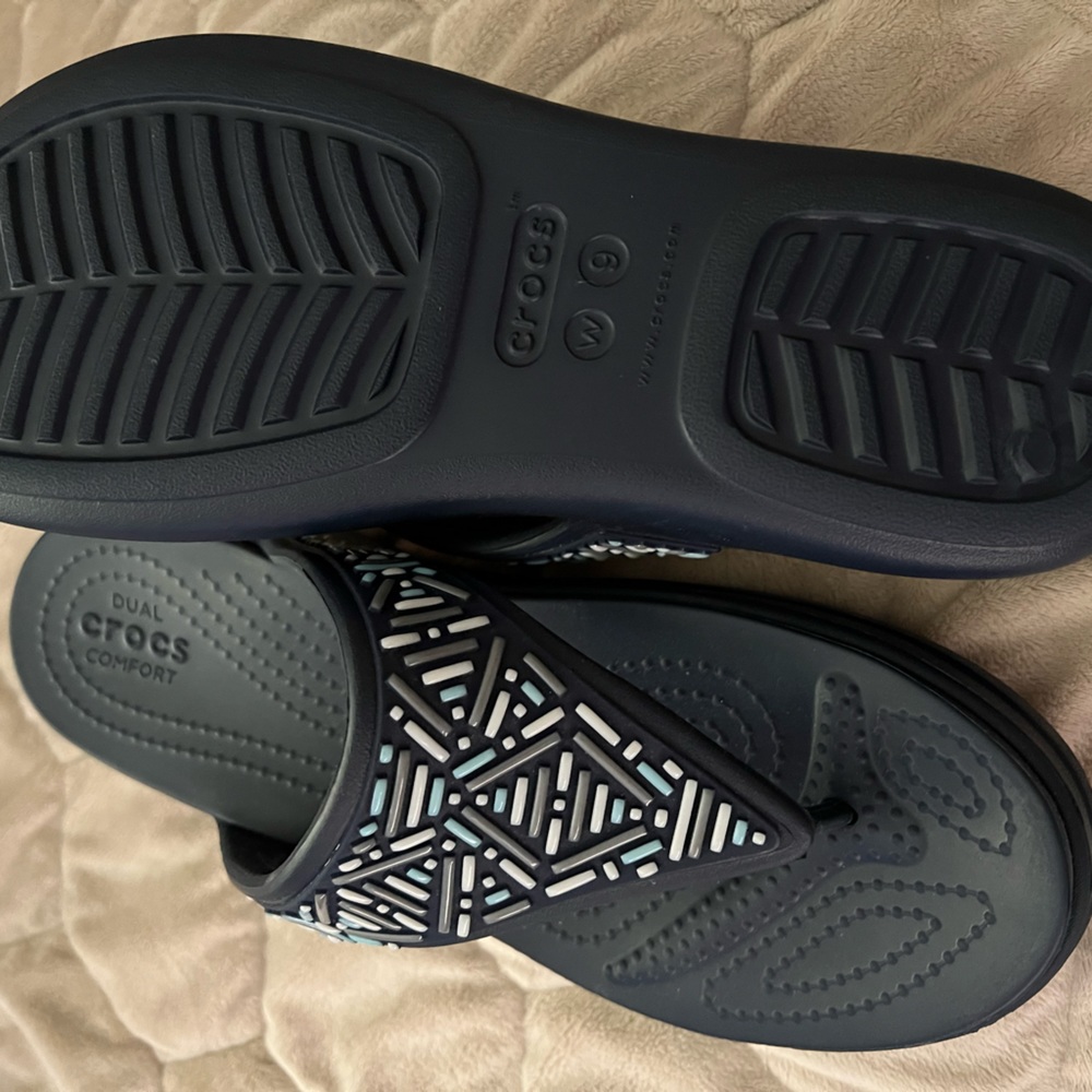Womens navy blue CROCS sandals.